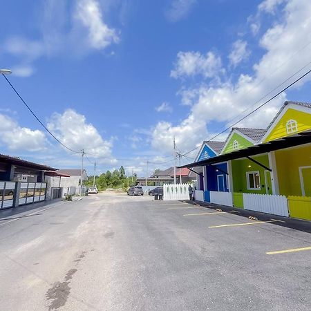 Auranad Tinyhouse Bandar Tanah Merah Wifi Netflix Exterior photo