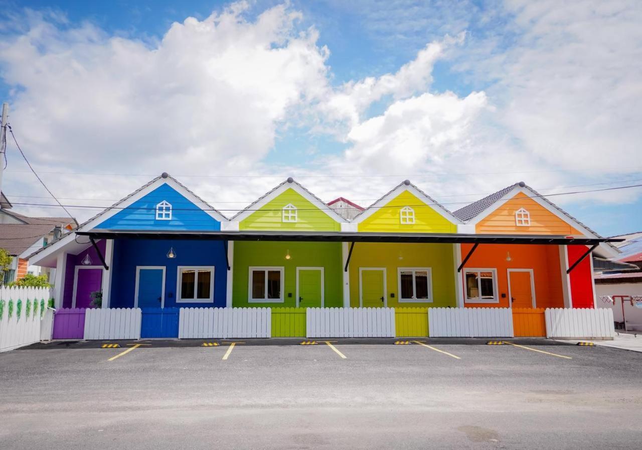 Auranad Tinyhouse Bandar Tanah Merah Wifi Netflix Exterior photo