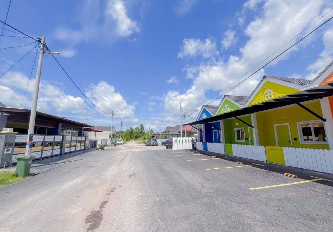 Auranad Tinyhouse Bandar Tanah Merah Wifi Netflix Exterior photo