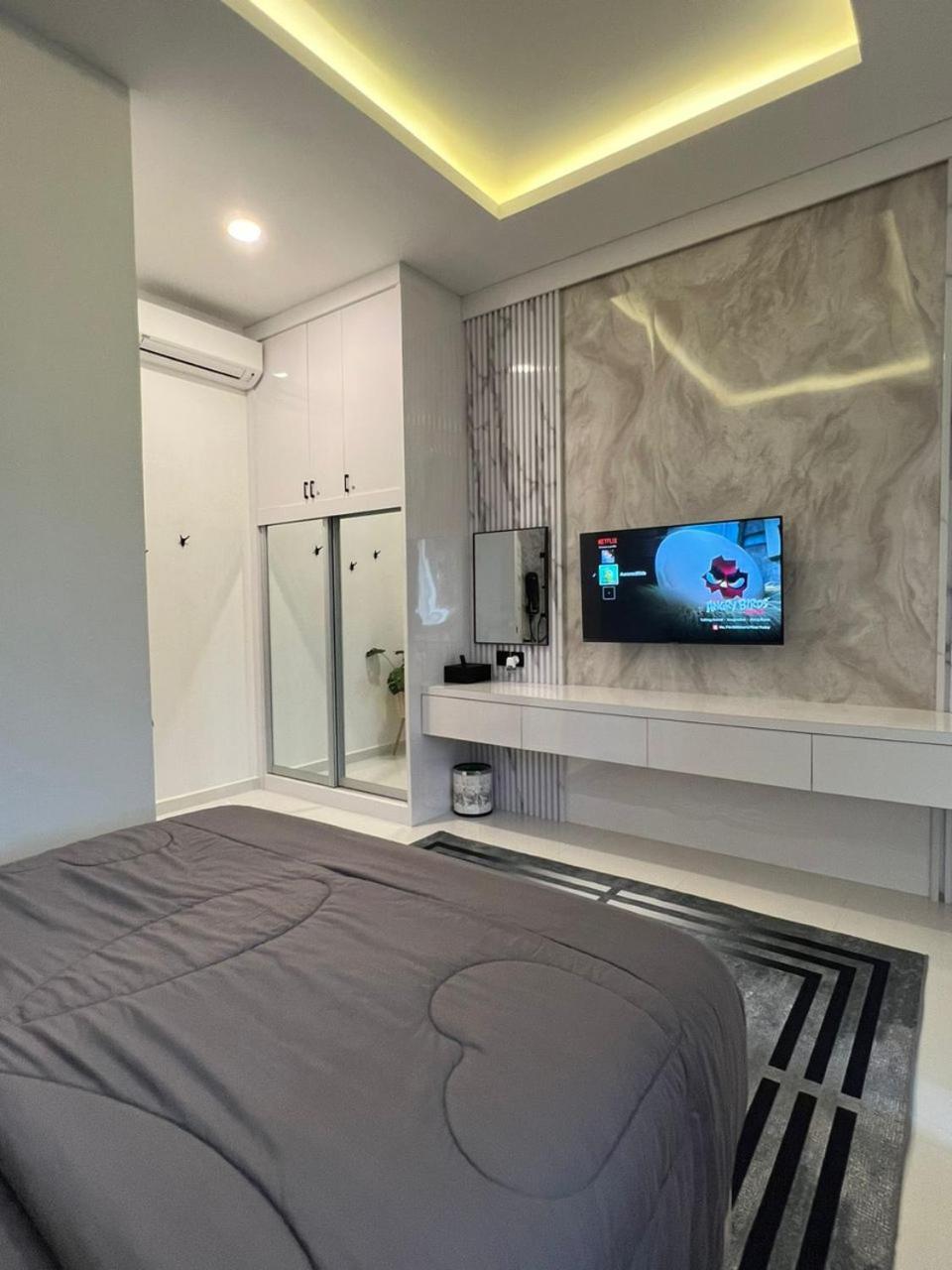 Auranad Tinyhouse Bandar Tanah Merah Wifi Netflix Exterior photo