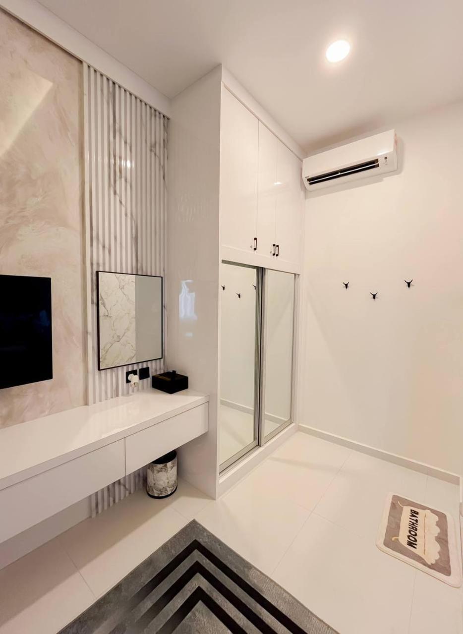 Auranad Tinyhouse Bandar Tanah Merah Wifi Netflix Exterior photo