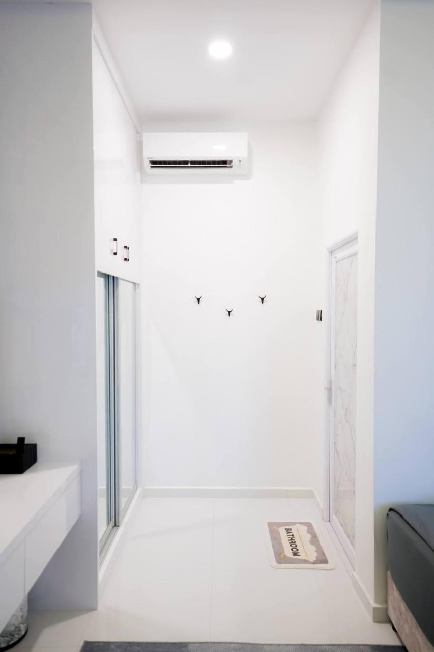 Auranad Tinyhouse Bandar Tanah Merah Wifi Netflix Exterior photo